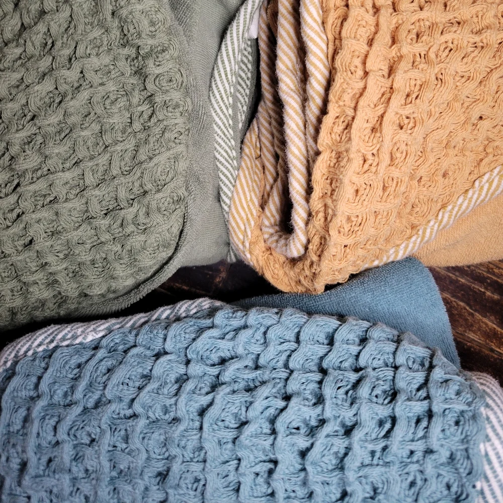 bundle of 3 baby towels